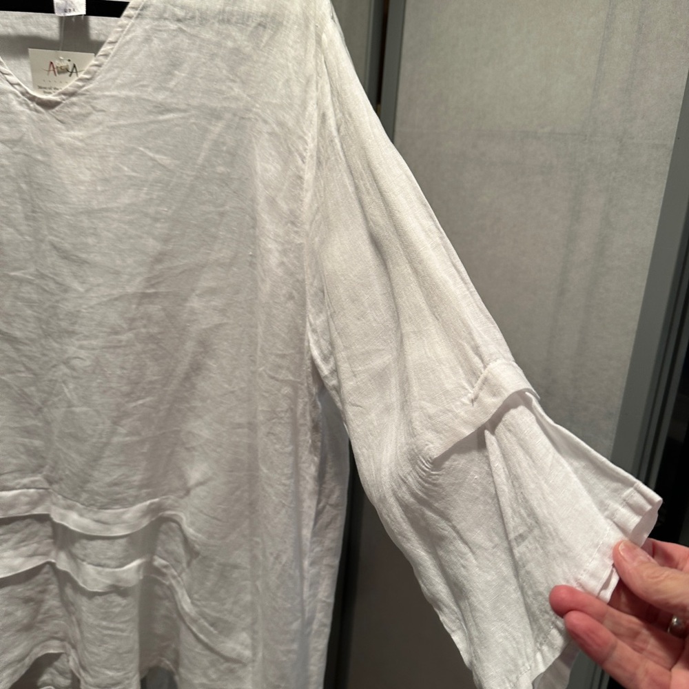 Women’s White Linen Tunic - Picture 2 of 4